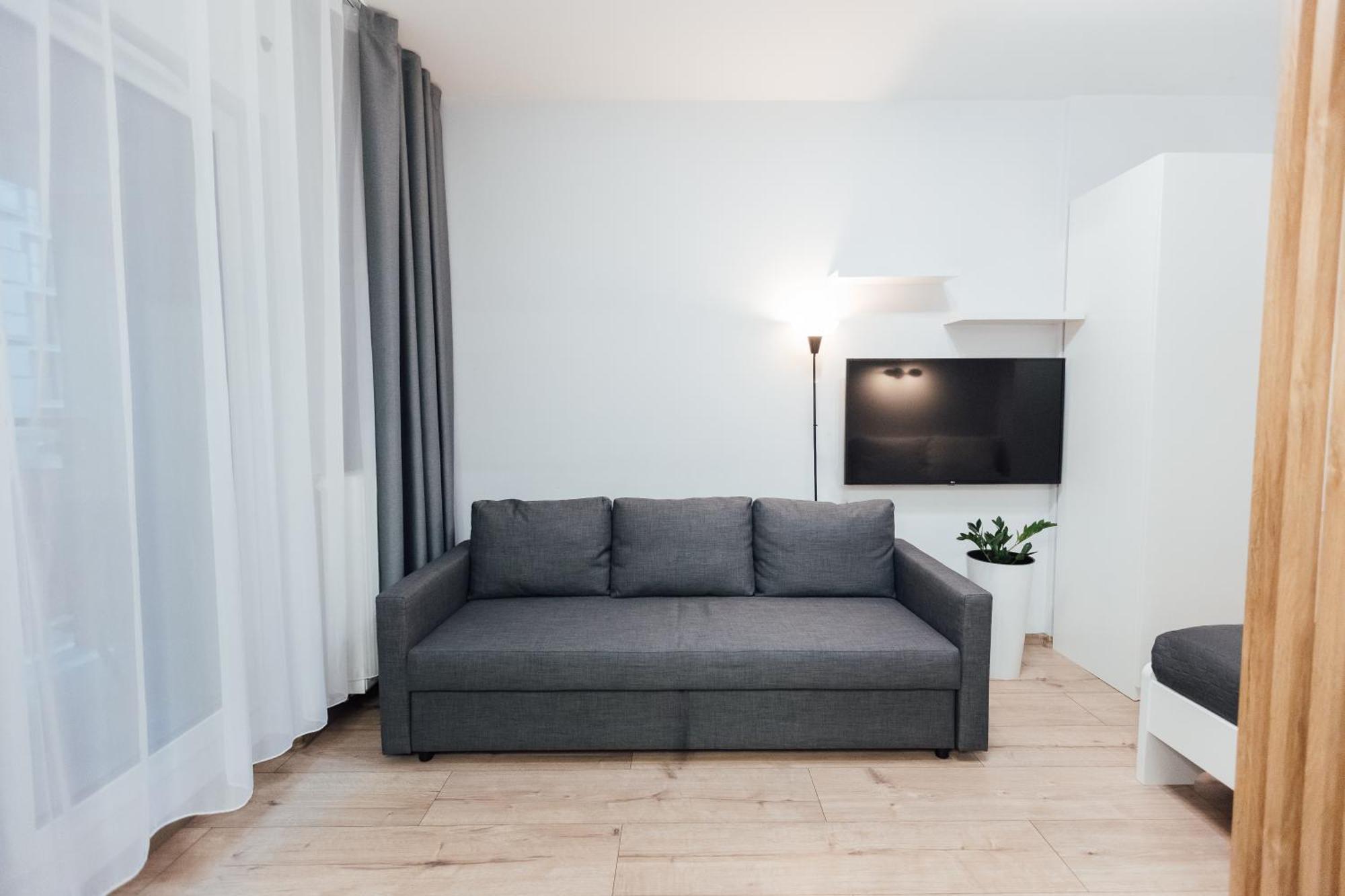 Apartment Petrovdom In Warsaw, Rc Bliska Wola Tower